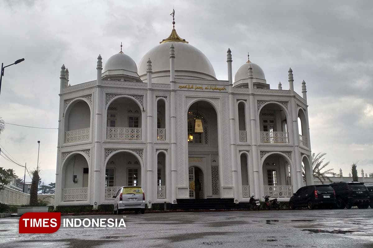 Masjid Jami Al Hidayah Tasikmalaya, Nuansa Sejuk dari Arsitektur Timur Tengah